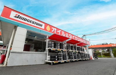 タイヤコーナー